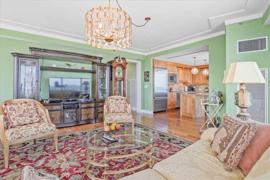 5 Renaissance Square, Unit #28G, White Plains, NY 10601 - Photo 7 of 33