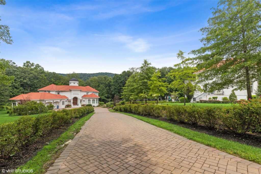 652 Haverstraw Road, Suffern, NY 10901 - Photo 47 of 48