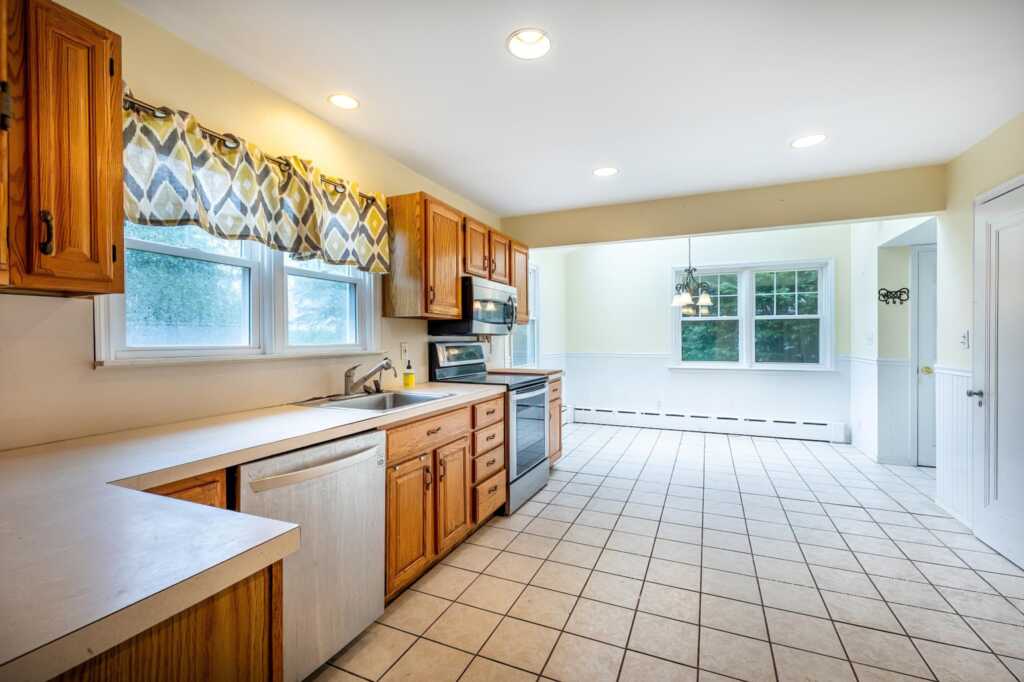 545 Ridgeway, White Plains, NY 10605 - Photo 10 of 35