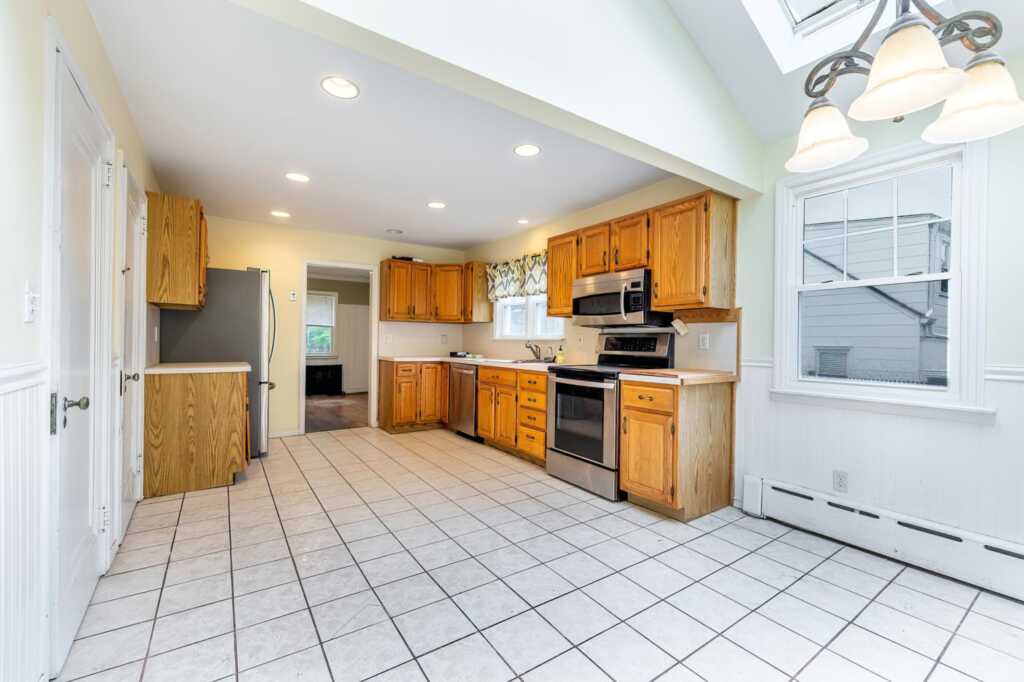 545 Ridgeway, White Plains, NY 10605 - Photo 8 of 35