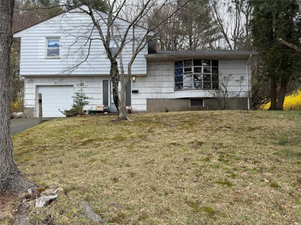 6 Van Dyke Avenue, Suffern, NY 10901