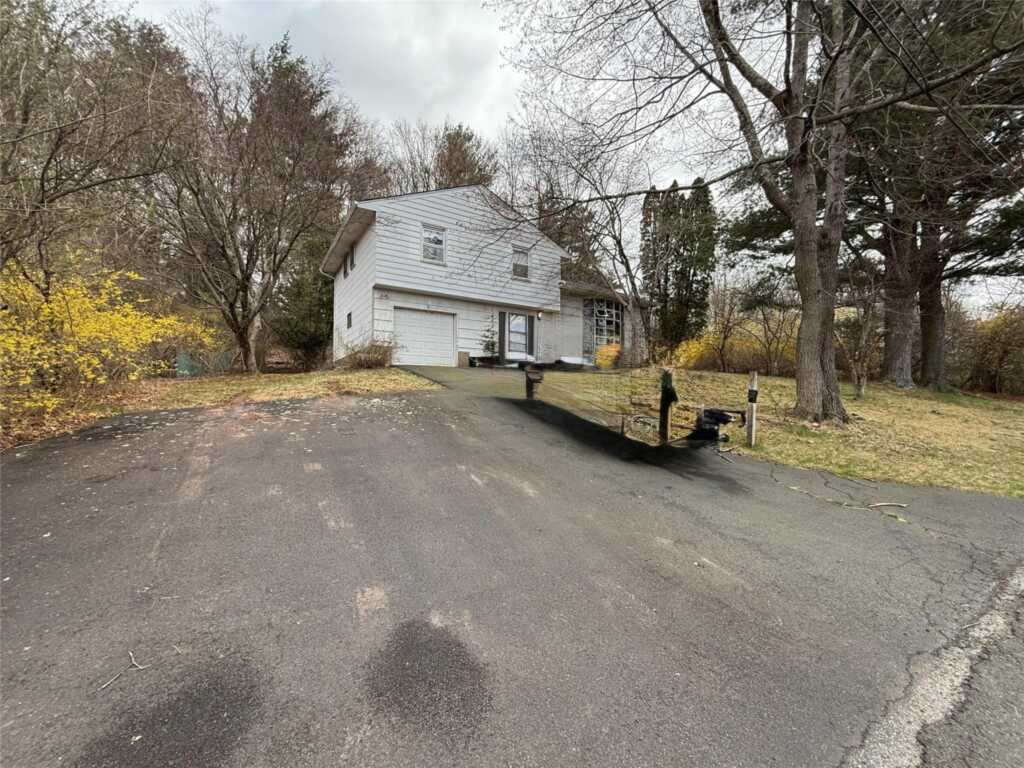 6 Van Dyke Avenue, Suffern, NY 10901 - Photo 4 of 40