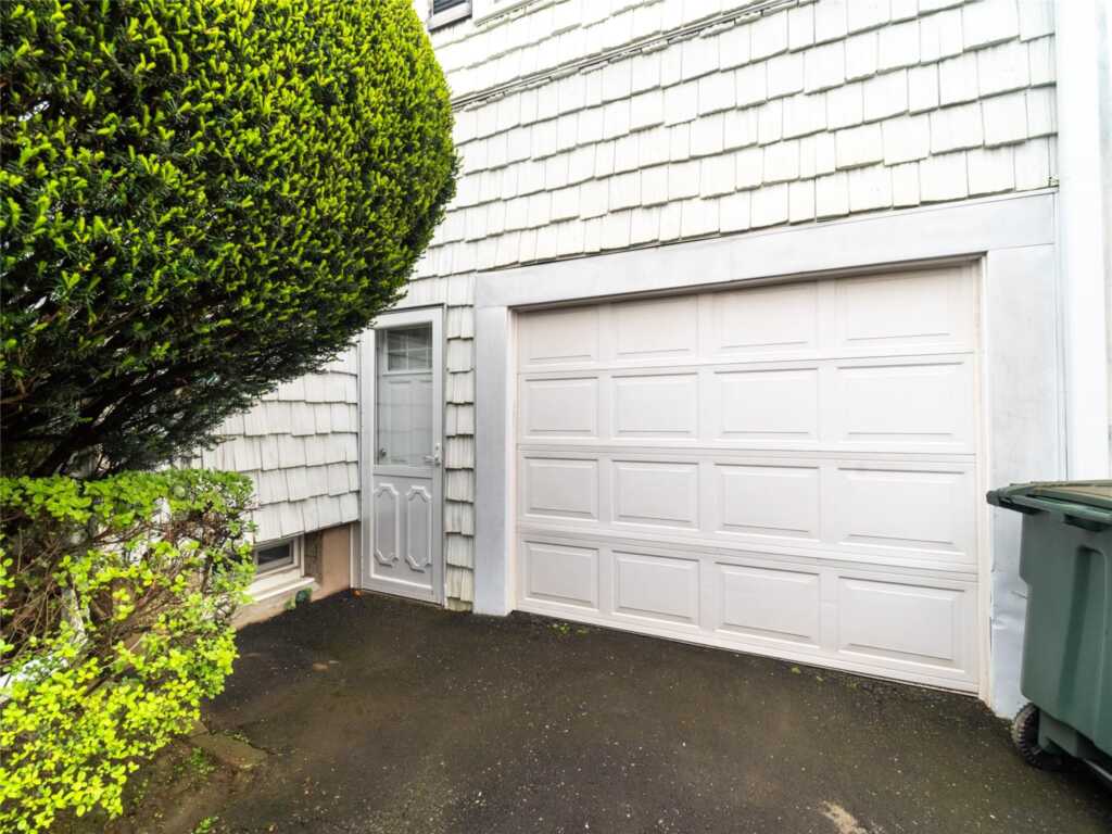 95 Robert Avenue, Rye, NY 10573 - Photo 4 of 19
