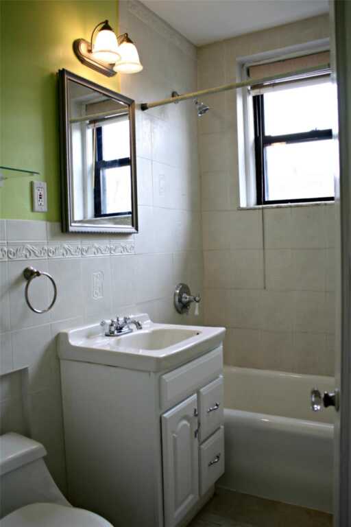 11 Greenridge Avenue, Unit #D5, White Plains, NY 10605 - Photo 8 of 11