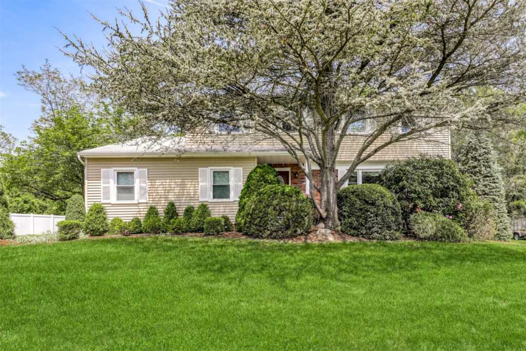 8 Ferndale Road, New City, NY 10956