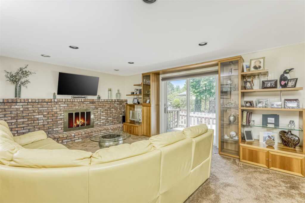 8 Ferndale Road, New City, NY 10956 - Photo 12 of 23