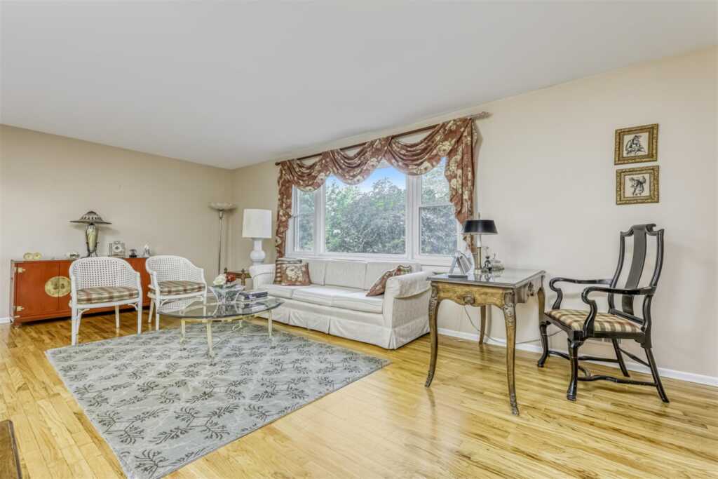8 Ferndale Road, New City, NY 10956 - Photo 7 of 23