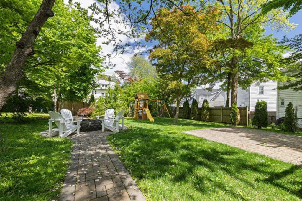 81 Sterling Avenue, White Plains, NY 10606 - Photo 22 of 29