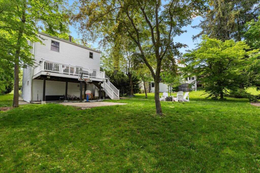 81 Sterling Avenue, White Plains, NY 10606 - Photo 23 of 29