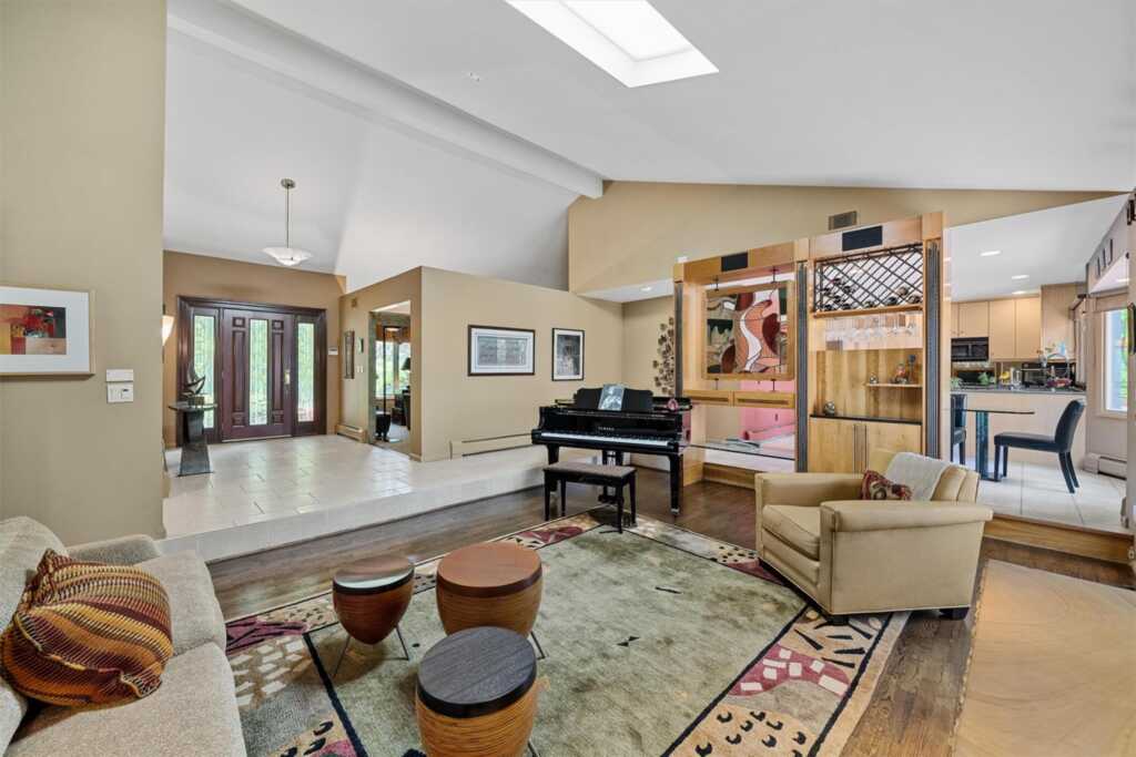 2 Settlers Court, New City, NY 10956 - Photo 10 of 48