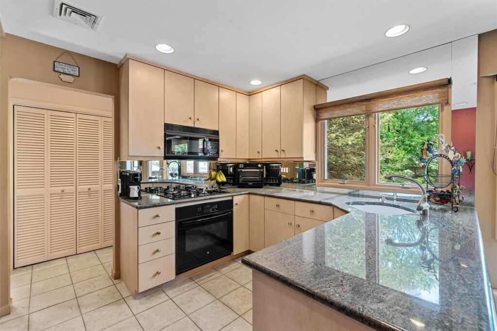 2 Settlers Court, New City, NY 10956 - Photo 19 of 48