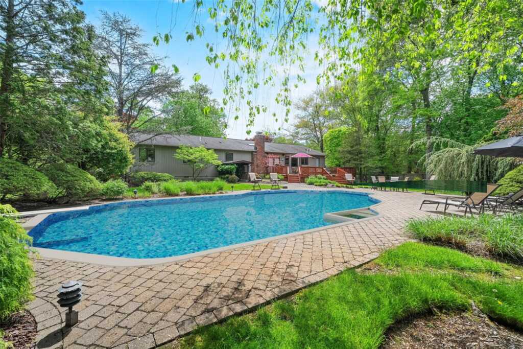 2 Settlers Court, New City, NY 10956 - Photo 4 of 48