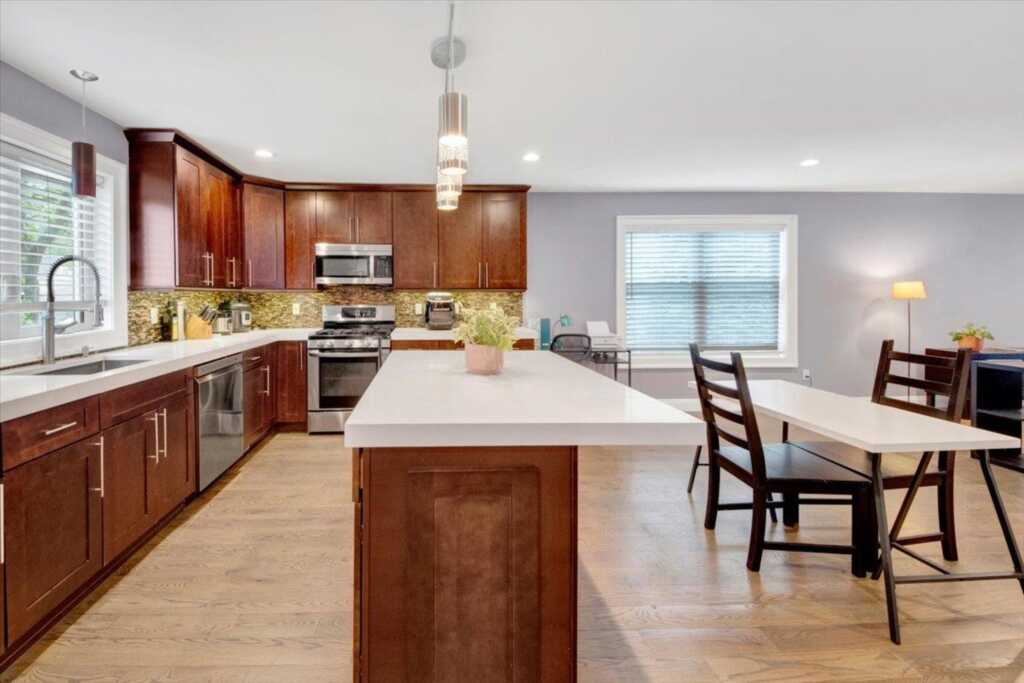 108 Hill Street, New Rochelle, NY 10801 - Photo 3 of 31