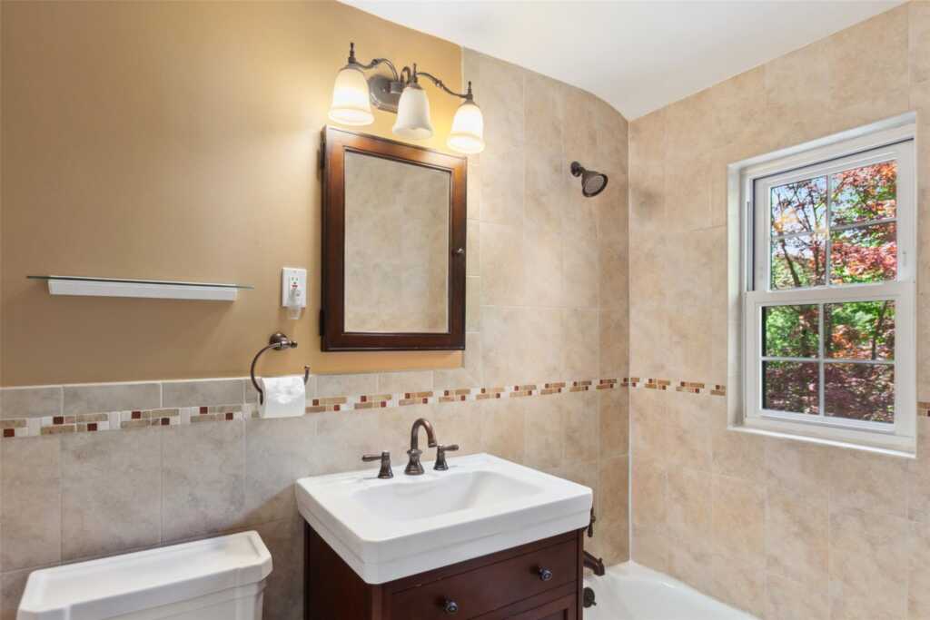 17 Wilmont Avenue, White Plains, NY 10605 - Photo 13 of 28