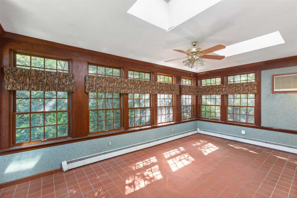 93 Petersville Road, New Rochelle, NY 10801 - Photo 13 of 34