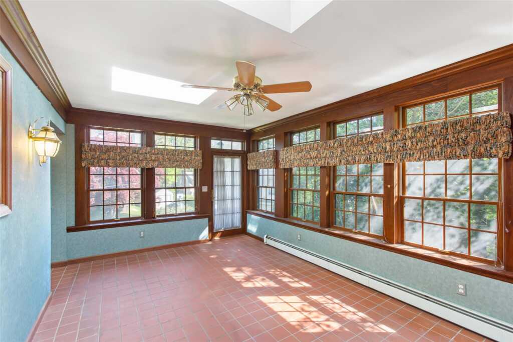 93 Petersville Road, New Rochelle, NY 10801 - Photo 15 of 34