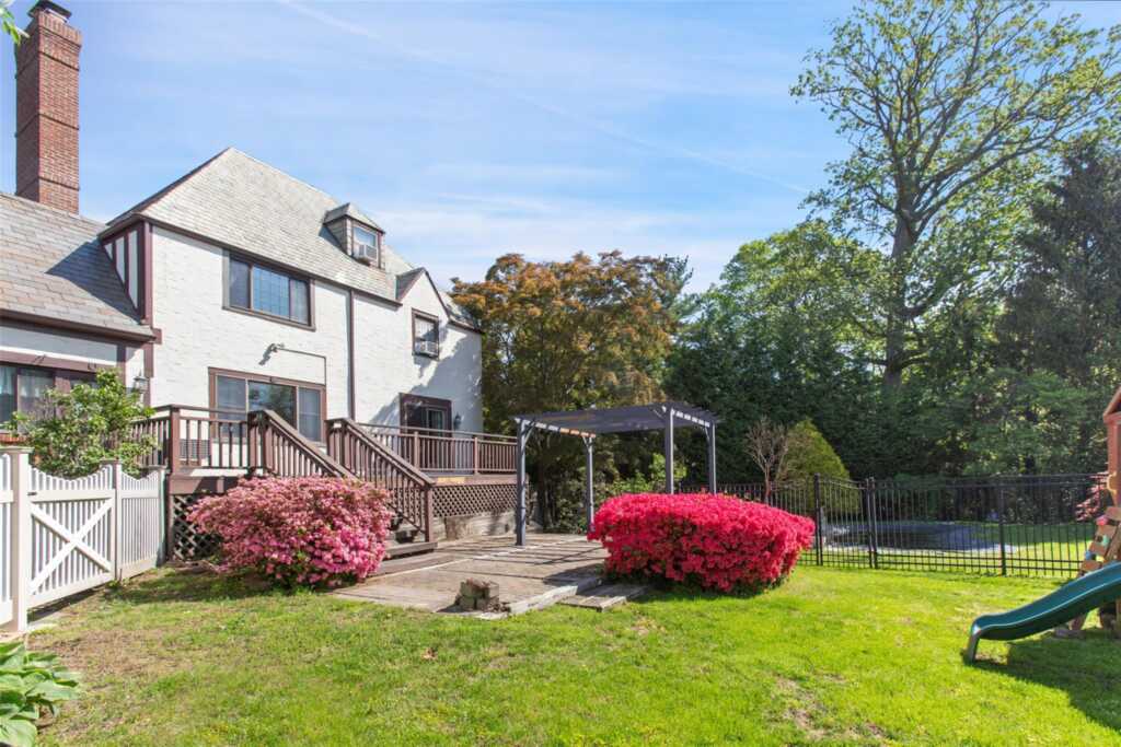 93 Petersville Road, New Rochelle, NY 10801 - Photo 28 of 34
