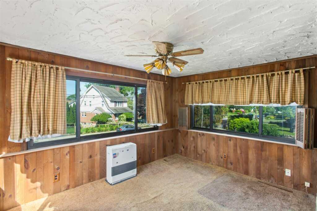 93 Petersville Road, New Rochelle, NY 10801 - Photo 6 of 34