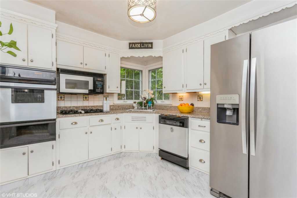 57 Seneca Avenue, White Plains, NY 10603 - Photo 14 of 38