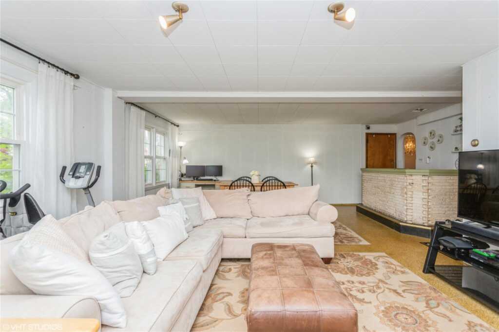 57 Seneca Avenue, White Plains, NY 10603 - Photo 18 of 38