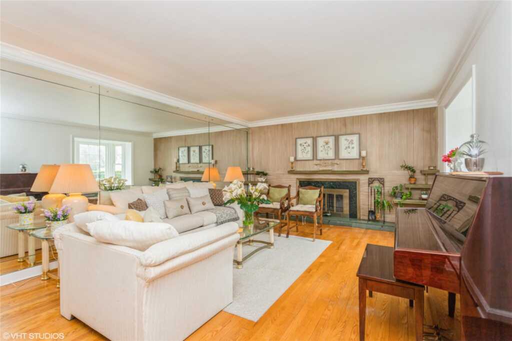 57 Seneca Avenue, White Plains, NY 10603 - Photo 4 of 38