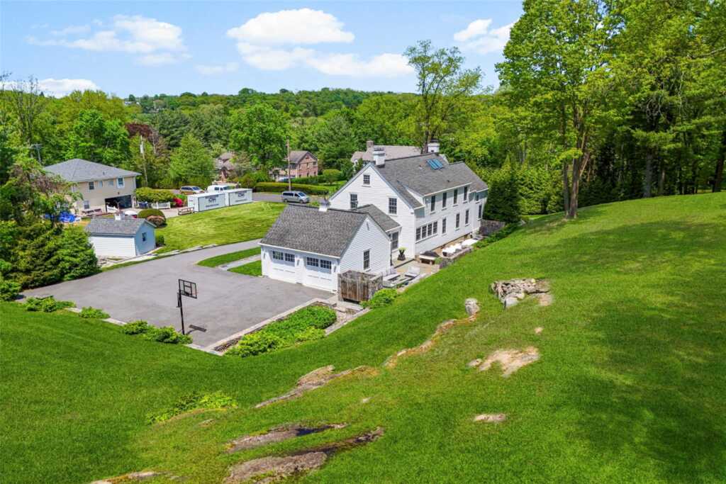 28 Colonial Road, White Plains, NY 10605 - Photo 34 of 47