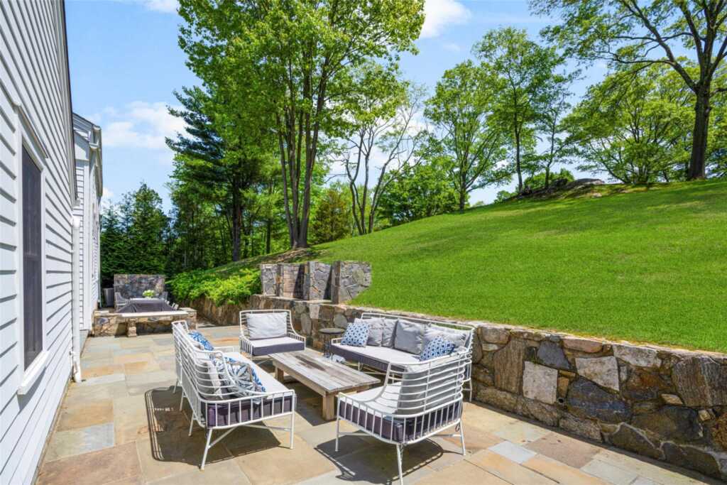 28 Colonial Road, White Plains, NY 10605 - Photo 39 of 47