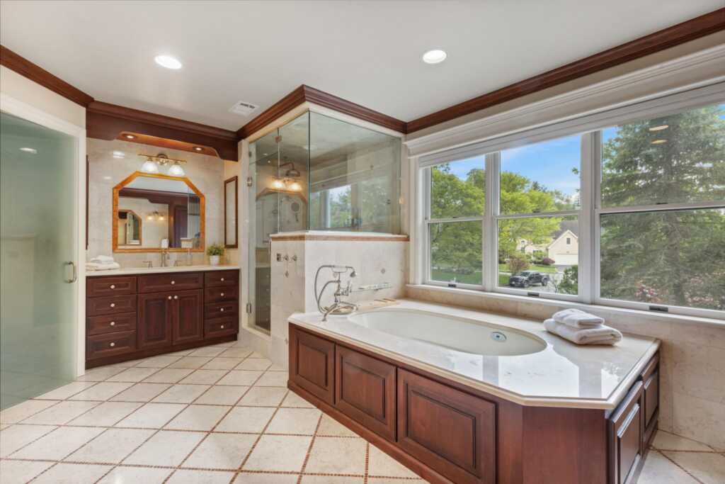 4 Bixby Court, Rye, NY 10580 - Photo 15 of 36