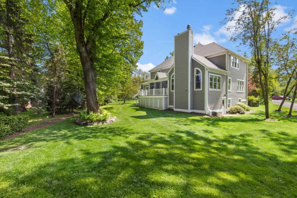 4 Bixby Court, Rye, NY 10580 - Photo 31 of 36