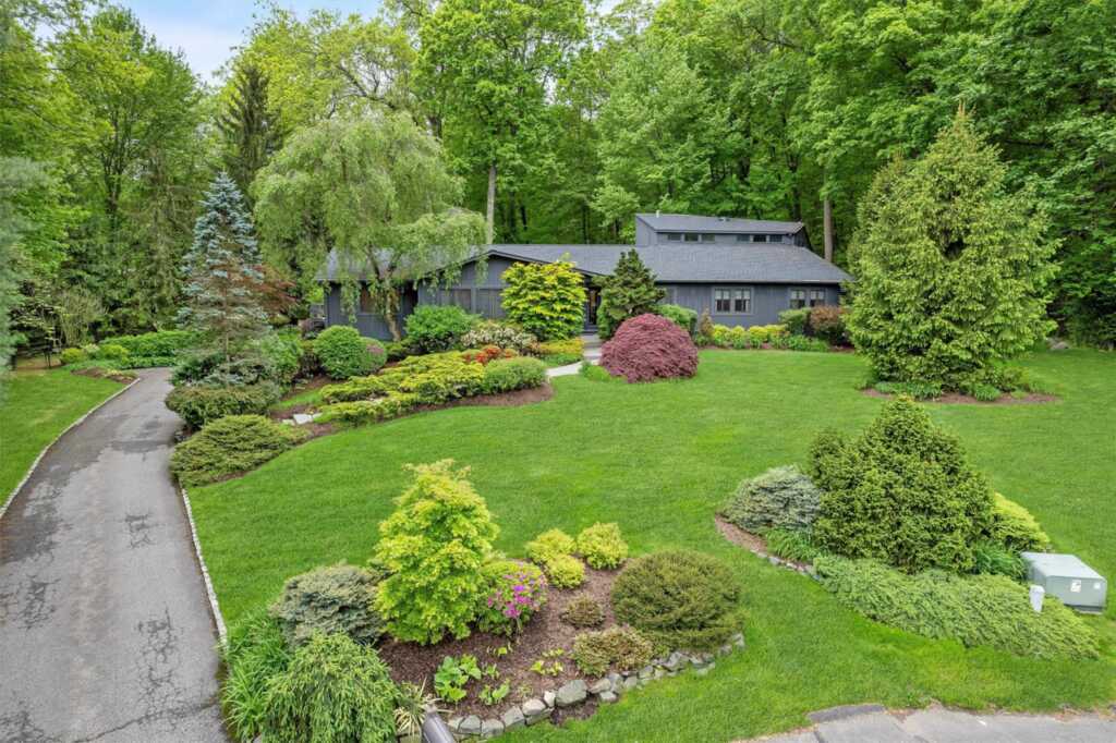9 Patriot Court, New City, NY 10956 - Photo 2 of 45