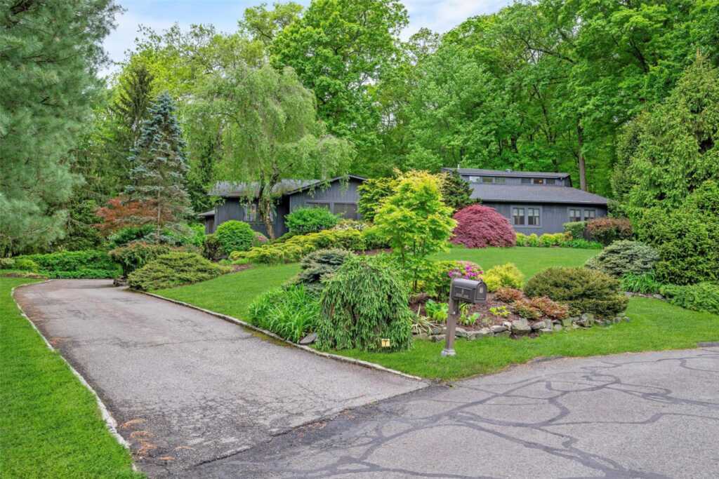 9 Patriot Court, New City, NY 10956 - Photo 3 of 45