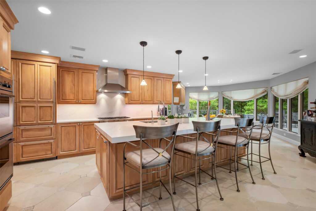 9 Patriot Court, New City, NY 10956 - Photo 4 of 45