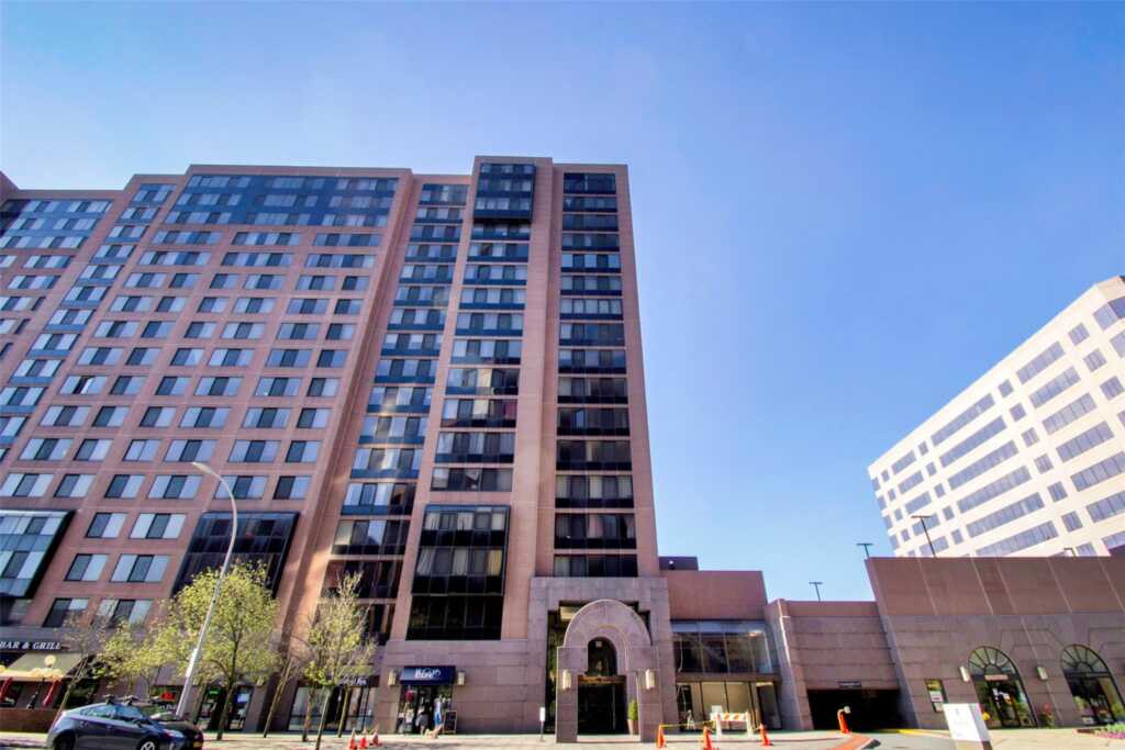 4 Martine Avenue, Unit #914, White Plains, NY 10601 - Photo 3 of 28