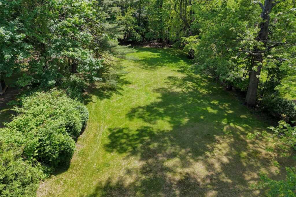 210 Rockland Road, Pearl River, NY 10965 - Photo 10 of 32