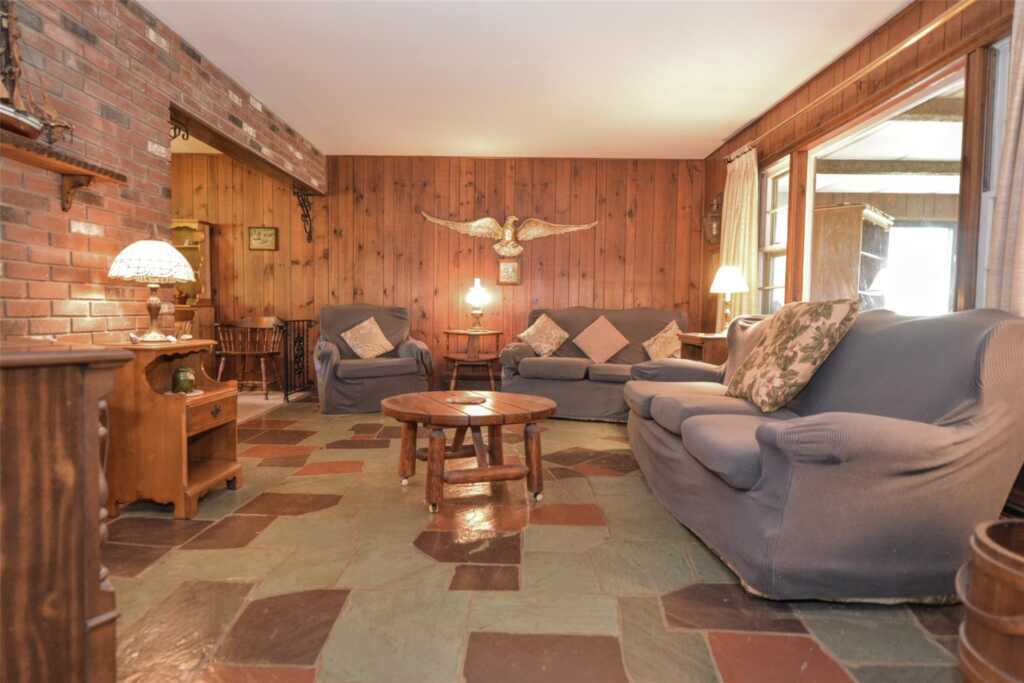 210 Rockland Road, Pearl River, NY 10965 - Photo 15 of 32