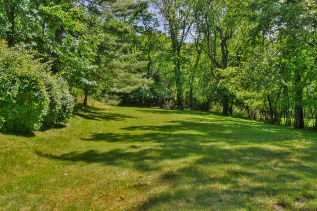 210 Rockland Road, Pearl River, NY 10965 - Photo 6 of 32