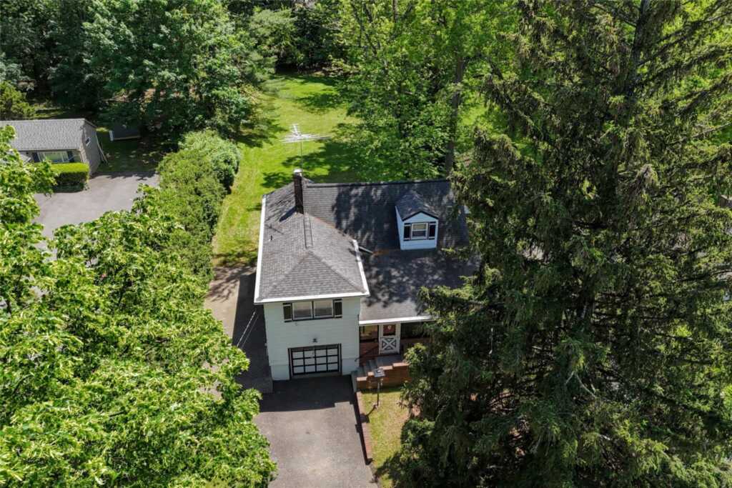 210 Rockland Road, Pearl River, NY 10965 - Photo 8 of 32