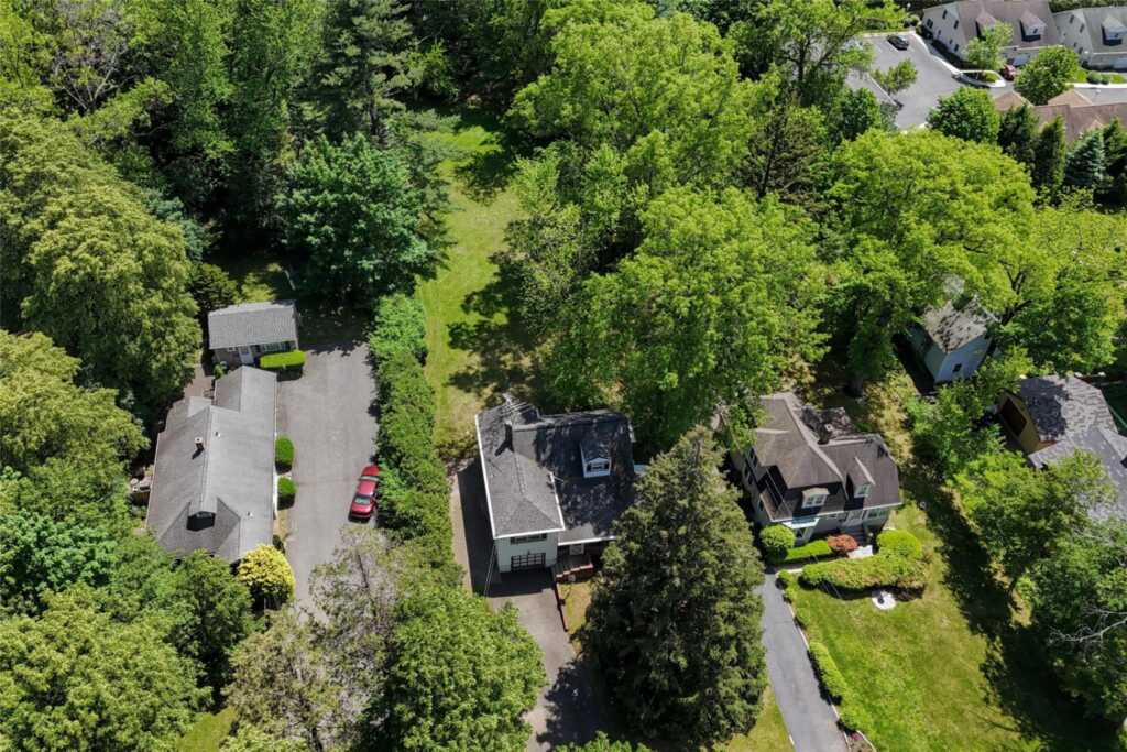 210 Rockland Road, Pearl River, NY 10965 - Photo 9 of 32