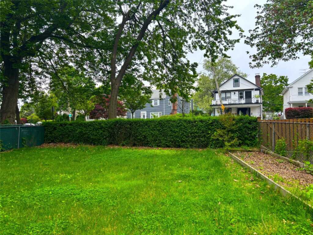 122 Lispenard Avenue, Unit #2, New Rochelle, NY 10801 - Photo 16 of 17