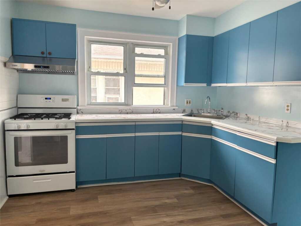 122 Lispenard Avenue, Unit #2, New Rochelle, NY 10801 - Photo 7 of 17