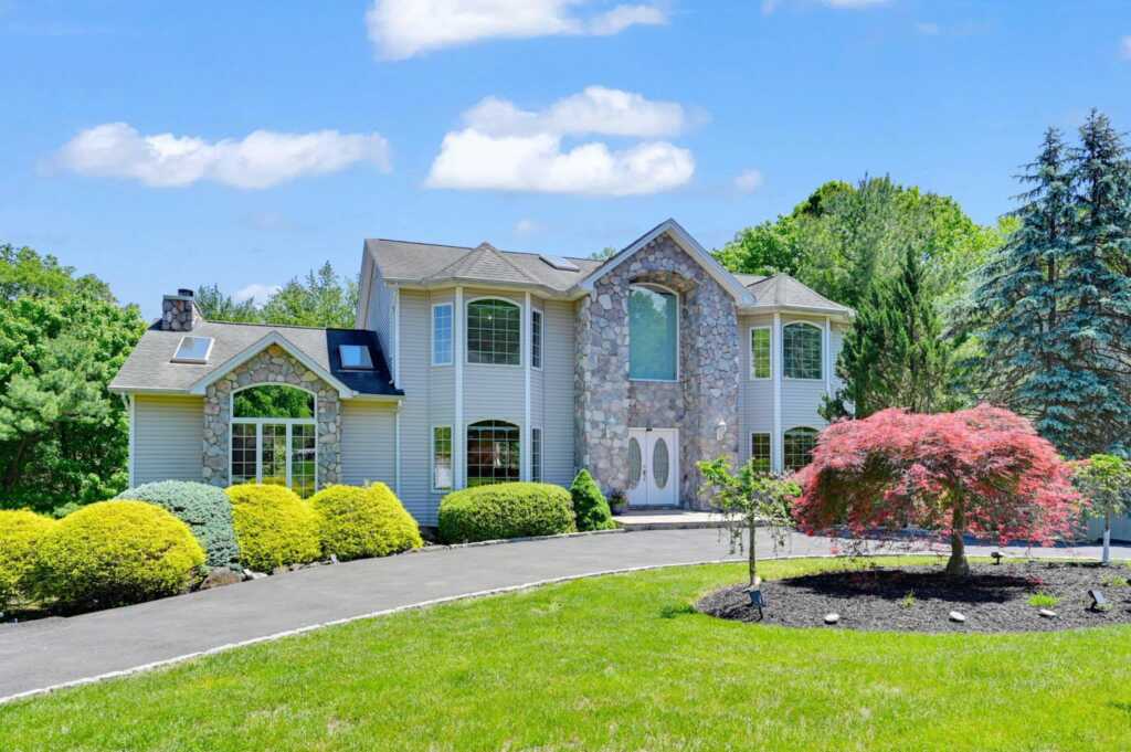 47 Roberts Road, New City, NY 10956