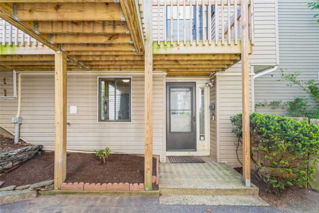 28 Hillside Terrace, Unit #H, White Plains, NY 10601