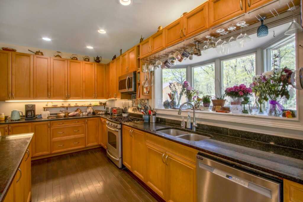 405 Christian Herald Road, Valley Cottage, NY 10989 - Photo 12 of 35