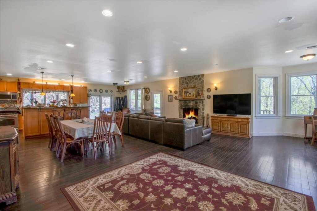 405 Christian Herald Road, Valley Cottage, NY 10989 - Photo 8 of 35