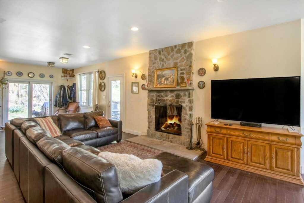405 Christian Herald Road, Valley Cottage, NY 10989 - Photo 9 of 35