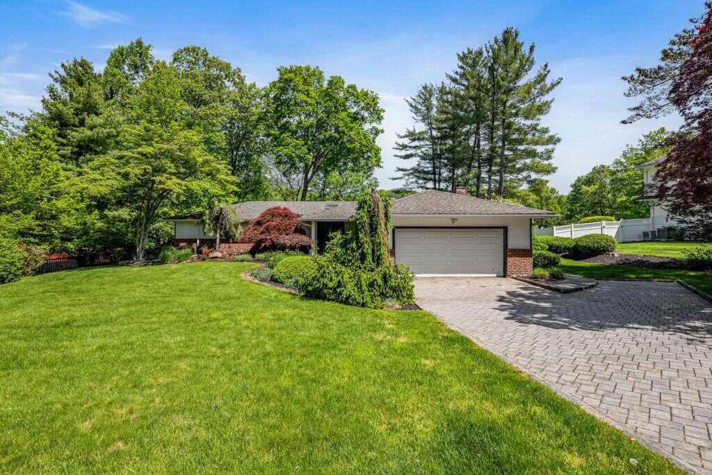 8 Beaumont Drive, New City, NY 10956
