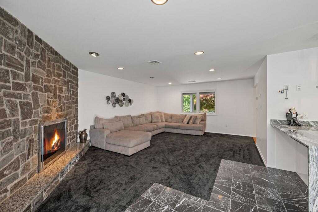 8 Beaumont Drive, New City, NY 10956 - Photo 26 of 48
