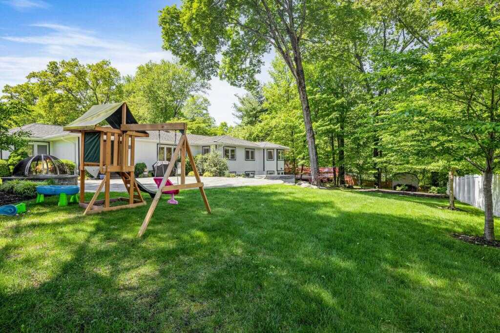 8 Beaumont Drive, New City, NY 10956 - Photo 3 of 48