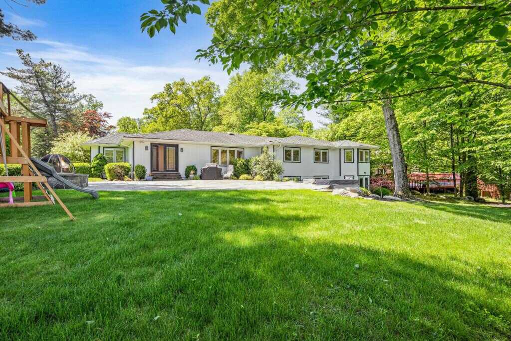 8 Beaumont Drive, New City, NY 10956 - Photo 4 of 48
