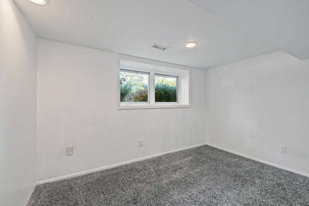 8 Beaumont Drive, New City, NY 10956 - Photo 46 of 48